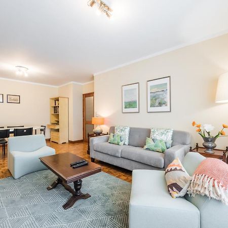 Апартаменты Guestready - Eclectic Haven In The Heart Of Порту Экстерьер фото