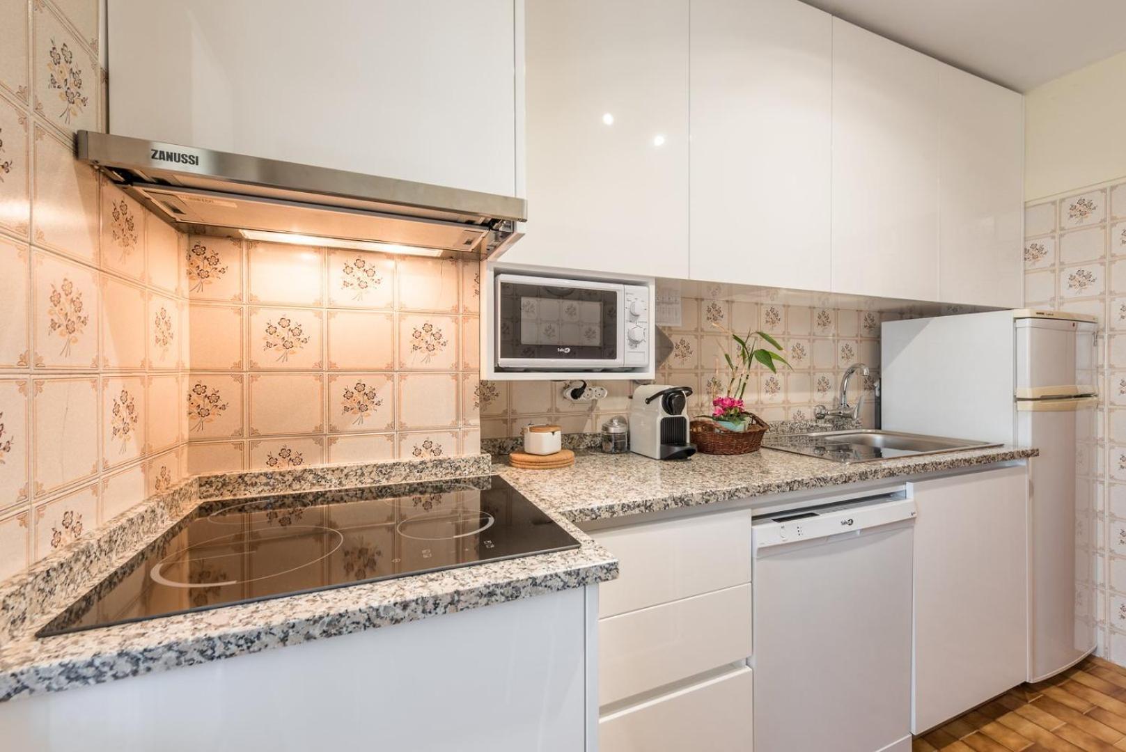 Апартаменты Guestready - Eclectic Haven In The Heart Of Порту Экстерьер фото